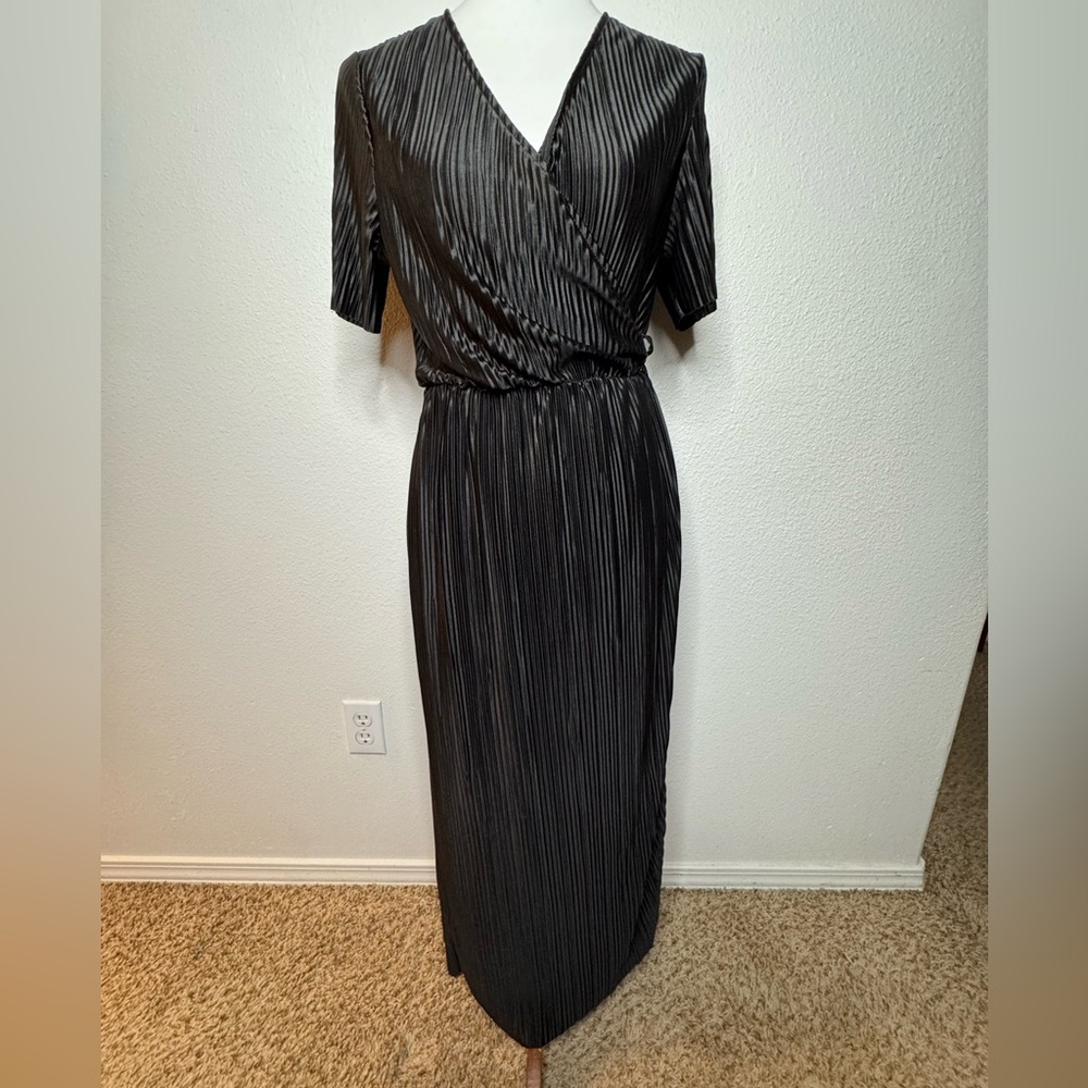 XL accordion wrap dress - black